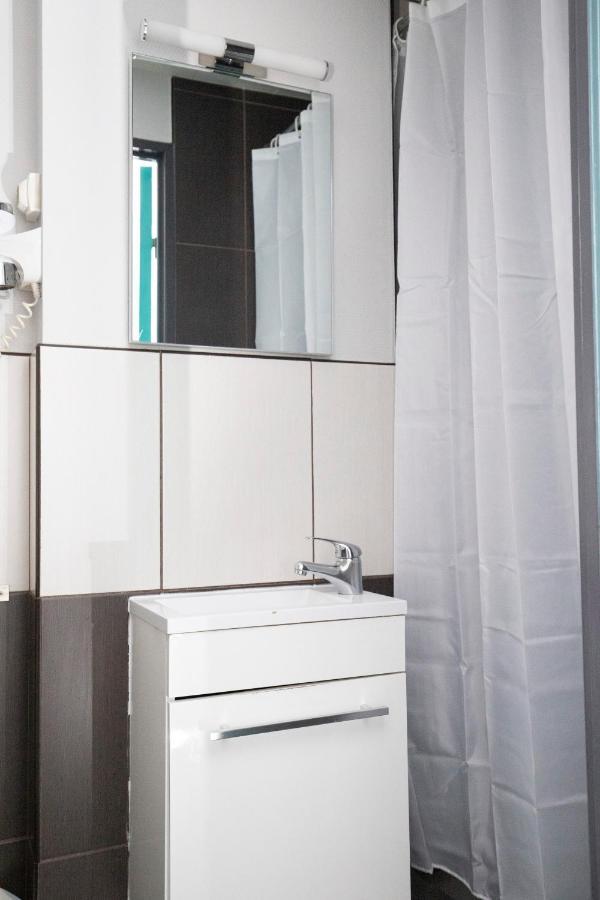 Wink Hotel Juvisy Ngoại thất bức ảnh